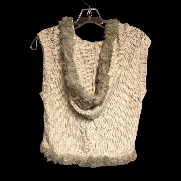 Old Navy Faux Fur Trimmed Hooded Vest, Cable Knit, 2 Button Hoodie SZ Junior L - Picture 7 of 8